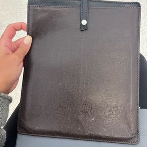 Want Les Essentials de La vie iPad case